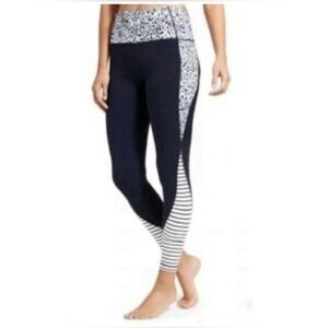 Athleta Salutations Stash Pocket 7/8 Leggings Blue Cheetah Print